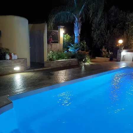 Summer Villa *